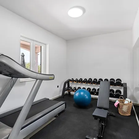 Willa Mamma Mia, A 6-bedroom With 40sqm Pool