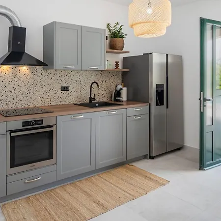 Mamma Mia, A 6-bedroom With 40sqm Pool Willa *
