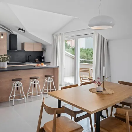 Mamma Mia, A 6-bedroom With 40sqm Pool * Podstrana