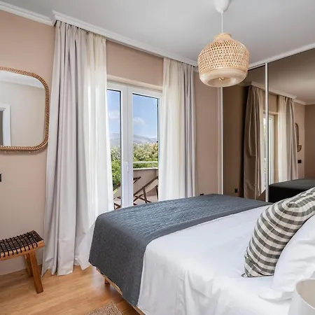 Mamma Mia, A 6-bedroom With 40sqm Pool *