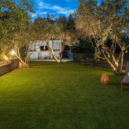 Mamma Mia, A 6-bedroom With 40sqm Pool Willa *