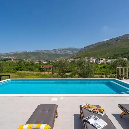 New! Mamma Mia, A 6-bedroom With 40sqm Pool *