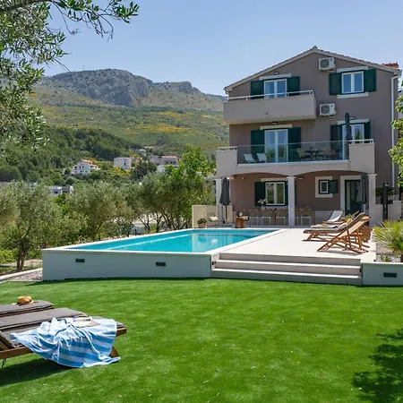 New! Mamma Mia, A 6-bedroom With 40sqm Pool Villa